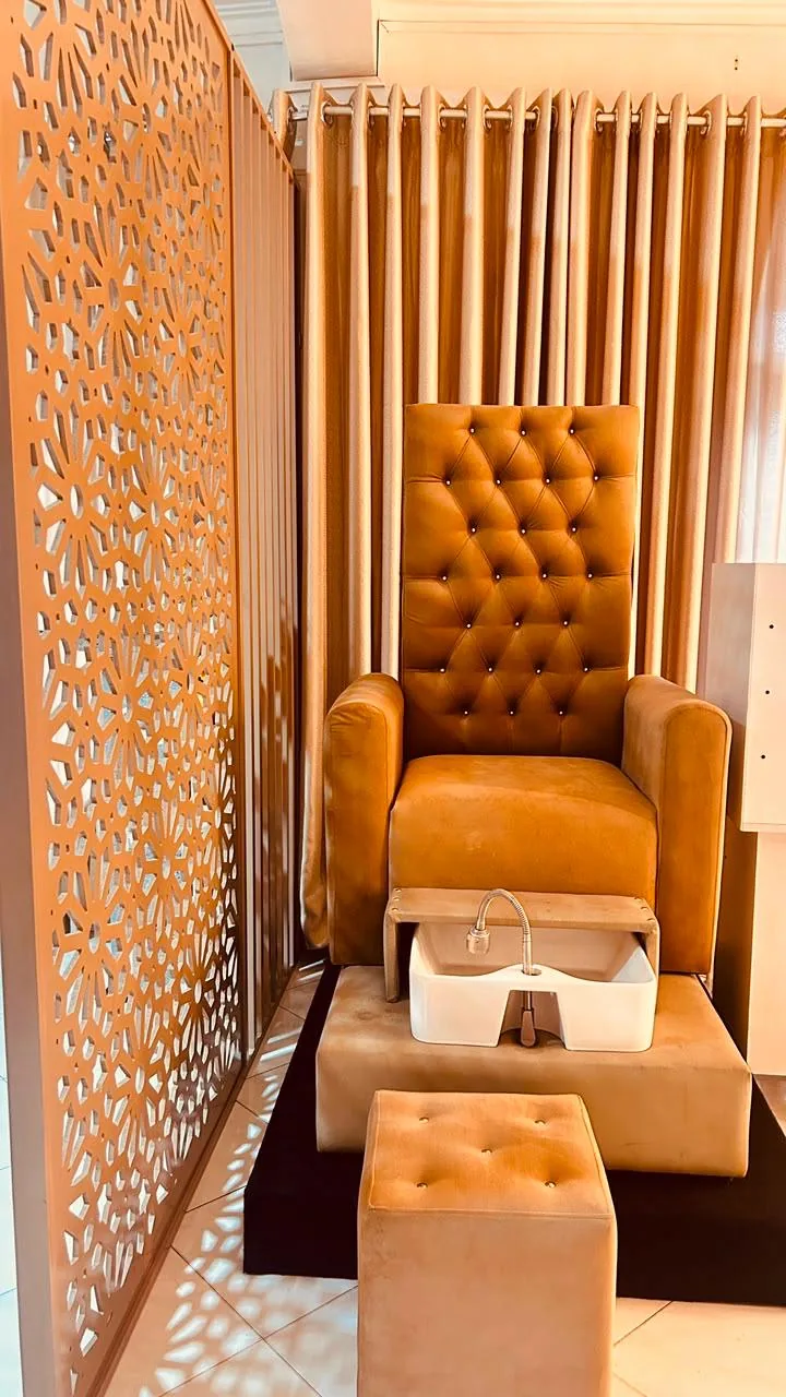 Kandyan Aesthetics Kandy pedicure spa chair